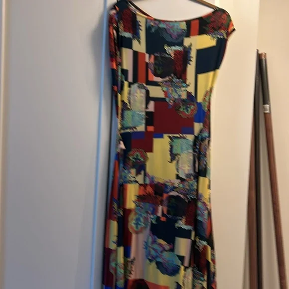 Save the Queen - Picture 4 of 10